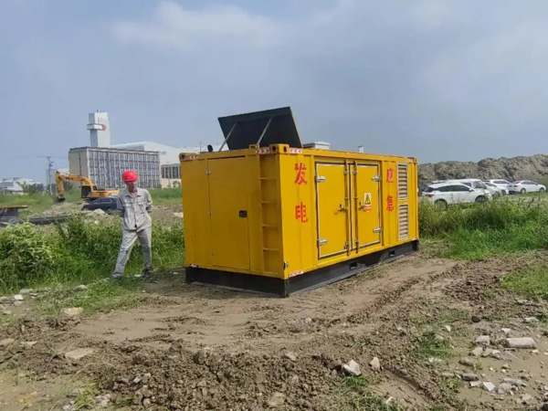 陇川200KW柴油发电机机组每小时的油耗量受哪些因素影响？