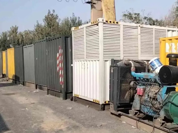 陇川200KW柴油发电机机组每小时油耗是多少？