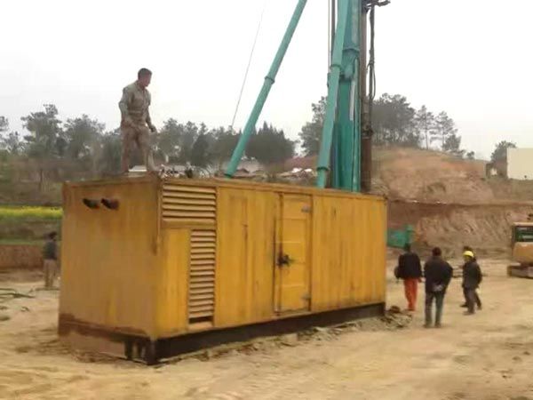 陇川如何判断水冷式机油散热器密封件是否需要更换？